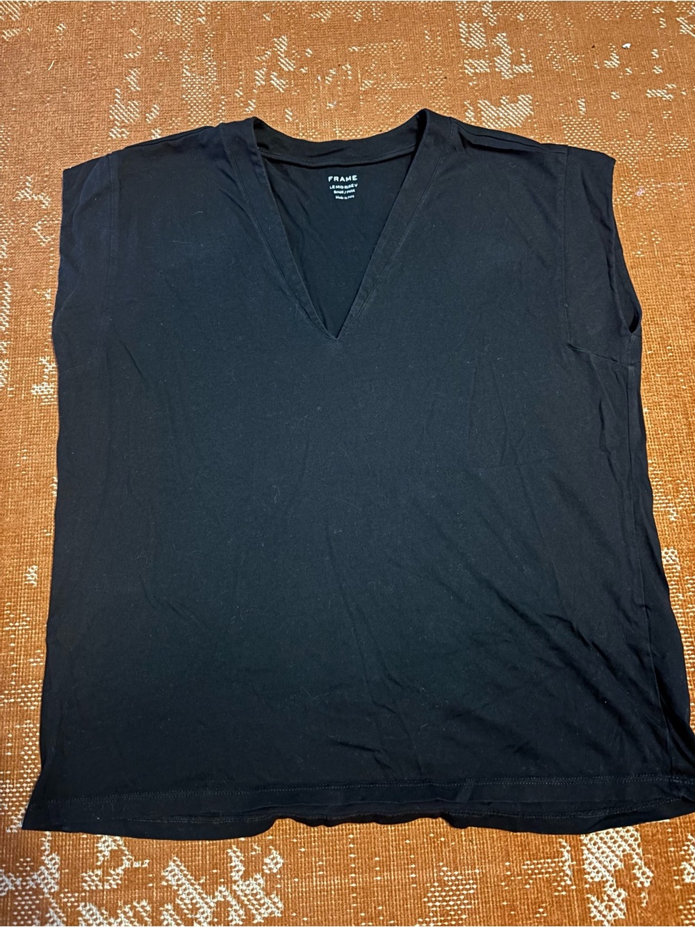 Frame Le Mid Rise Black V-Neck T-Shirt